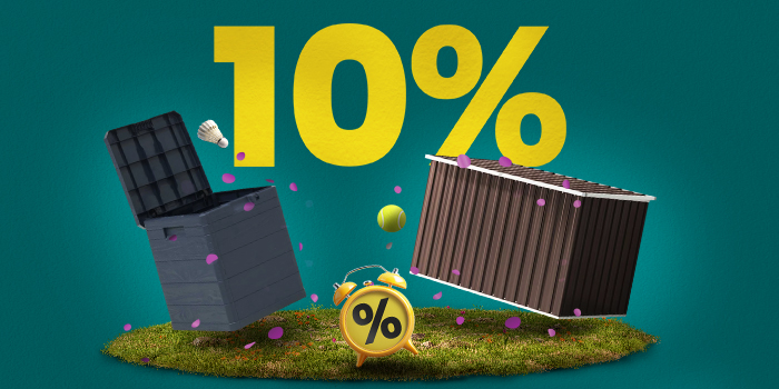 Banner com duas caixas de armazenamento externas, tapete, relva e despertador amarelo com texto amarelo grande “10%”.
