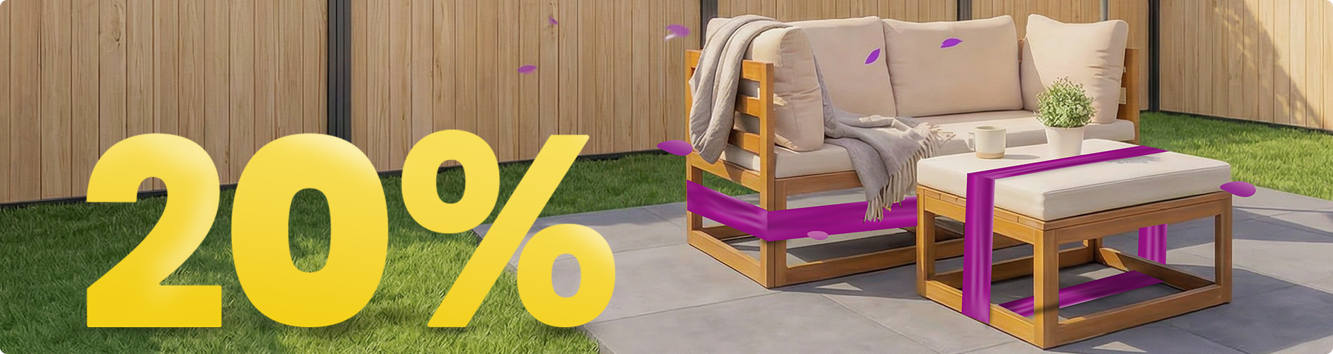 Sofá de jardim em madeira com almofadas bege e mesa sob guarda-sol em pátio soalheiro, rodeado de flores e vedação, com banner promoção primavera 20%.